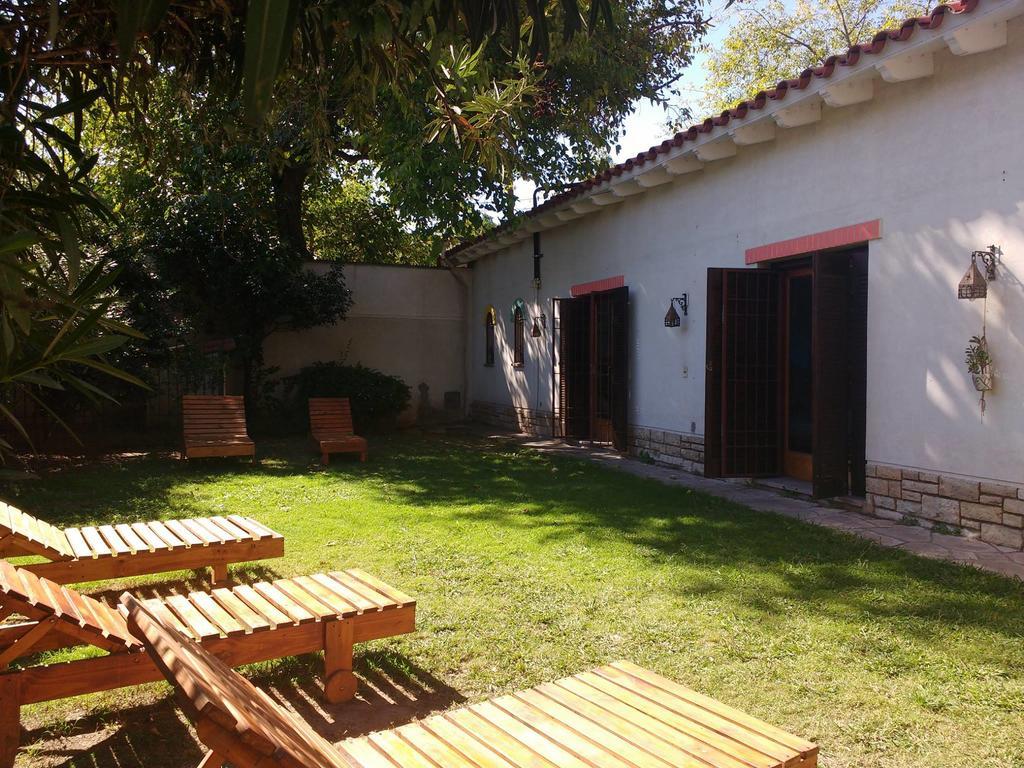 Hostel De Los Artistas Mendoza Exterior photo
