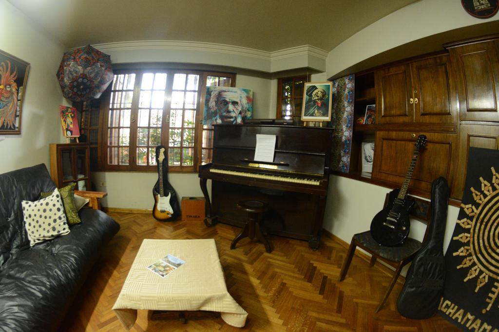 Hostel De Los Artistas Mendoza Exterior photo